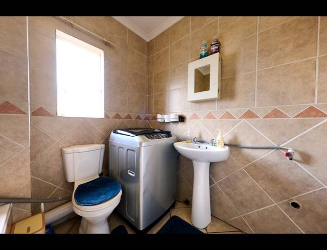 3 BEDROOM TOWNHOUSE FOR SALE IN HALFWAY GARDENS